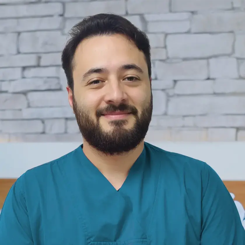 Dt. Ahmet Hamdi Selçuker